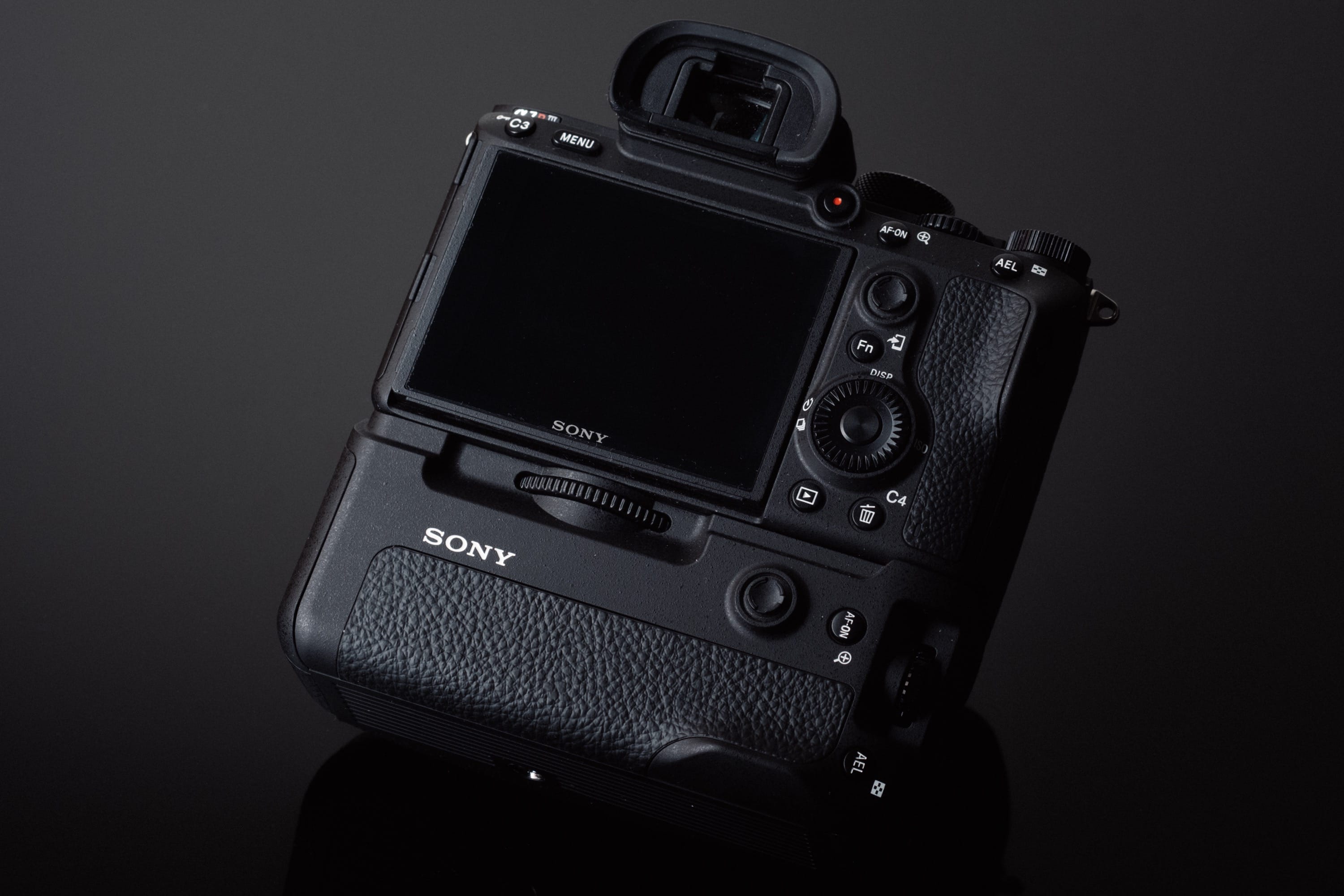 Sony A7r III Vertical Grip Review