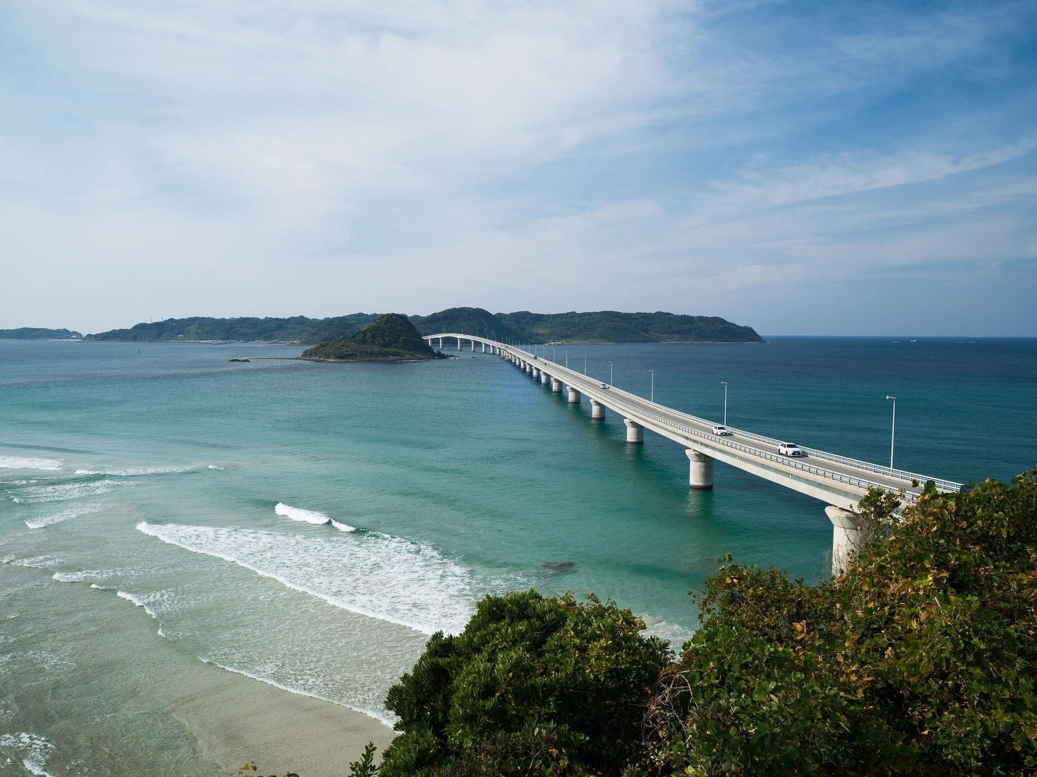 Tsunoshima Bridge with Baveye illustrating the center blue flare
