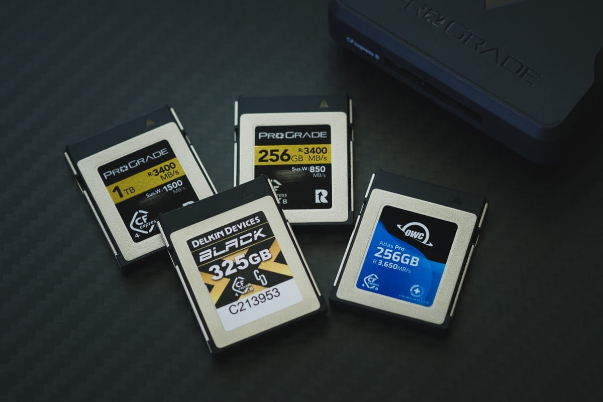 CFExpress Type-B CF4.0 Memory Cards And Reader